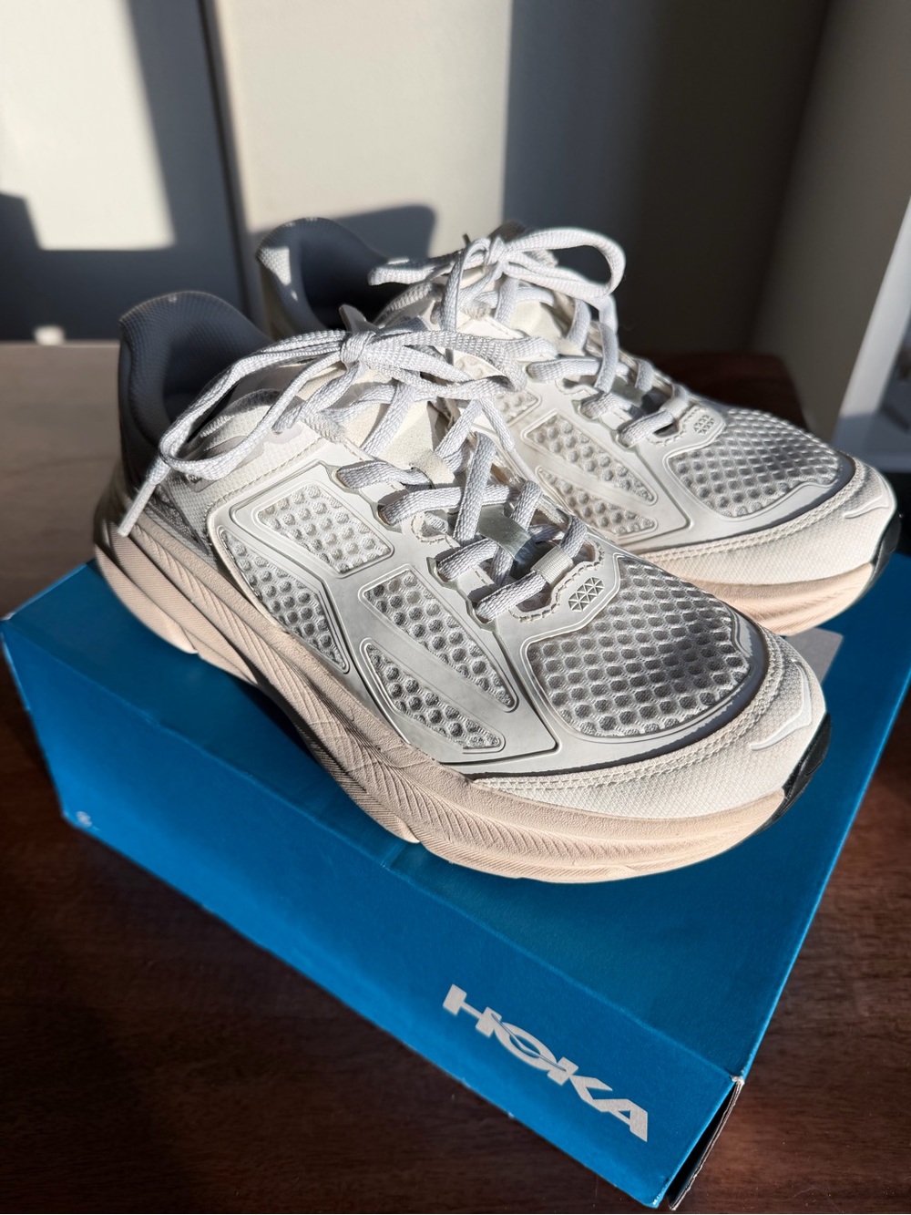 HOKA Clifton One9 Sneaker in Frost & Cosmic Grey 🤍🩶
